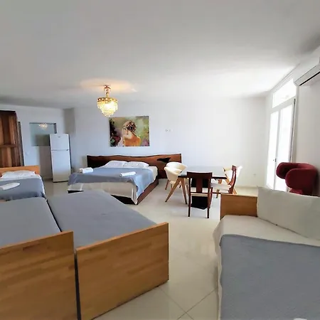 Ether Sunset מלון אויה